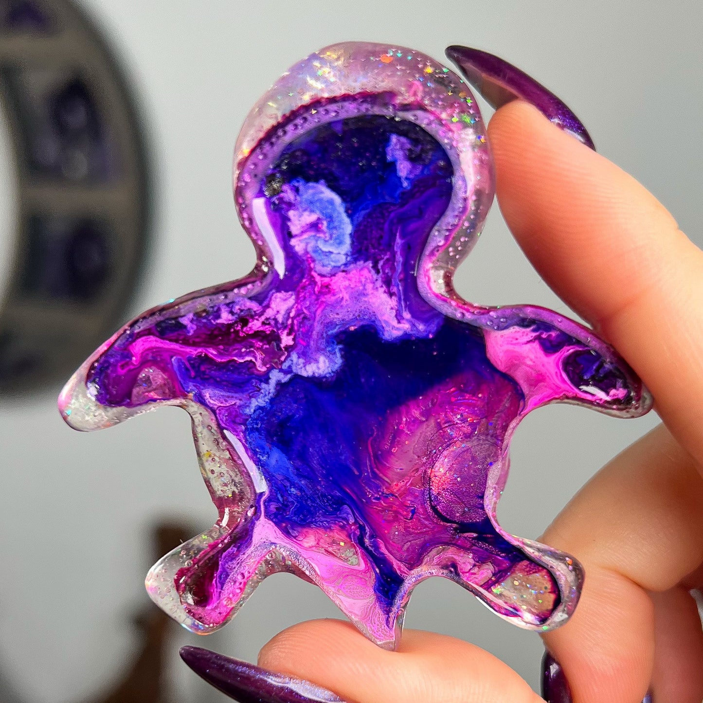Resin Sea Turtle Sphere Stand