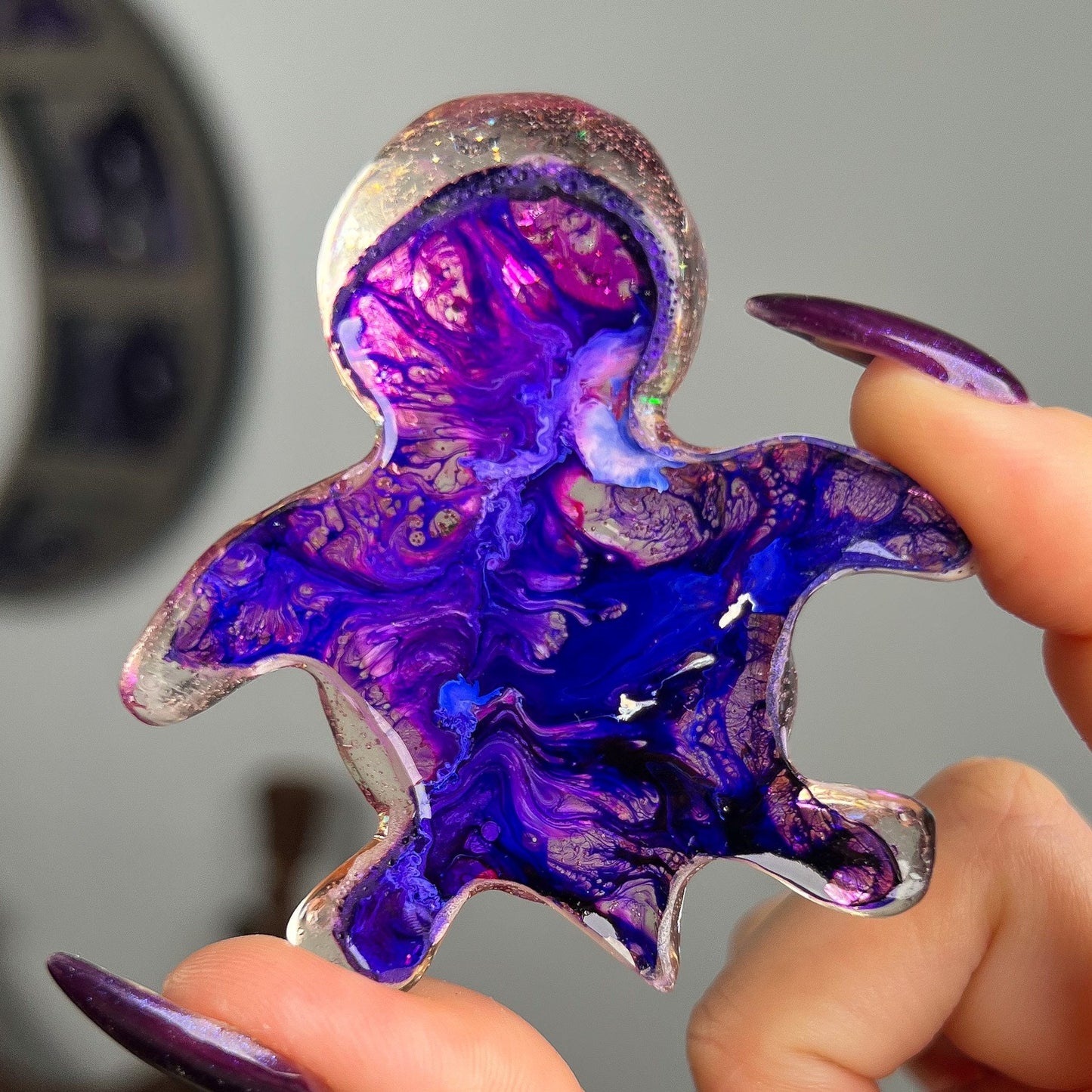 Resin Sea Turtle Sphere Stand