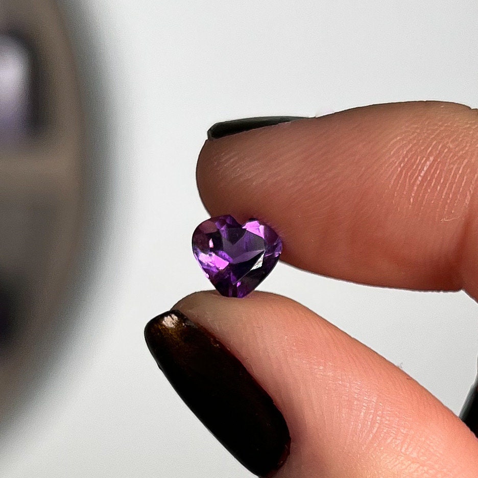 Gem Amethyst Faceted Hearts