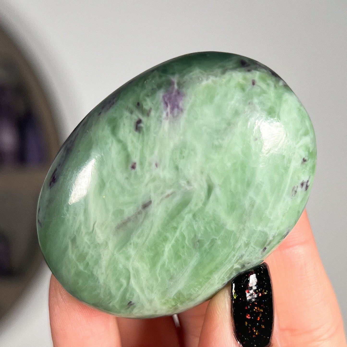 Green Kammererite Palm Stones