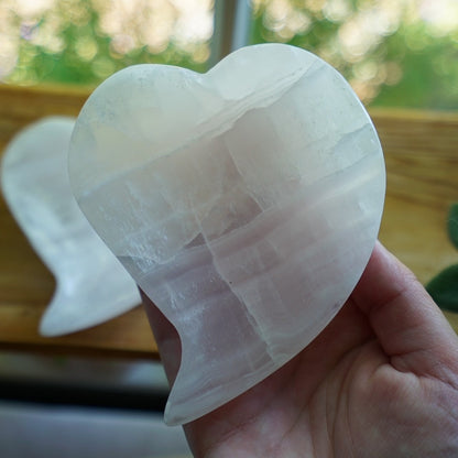 Mangano Calcite Heart Dish