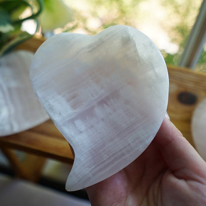 Mangano Calcite Heart Dish