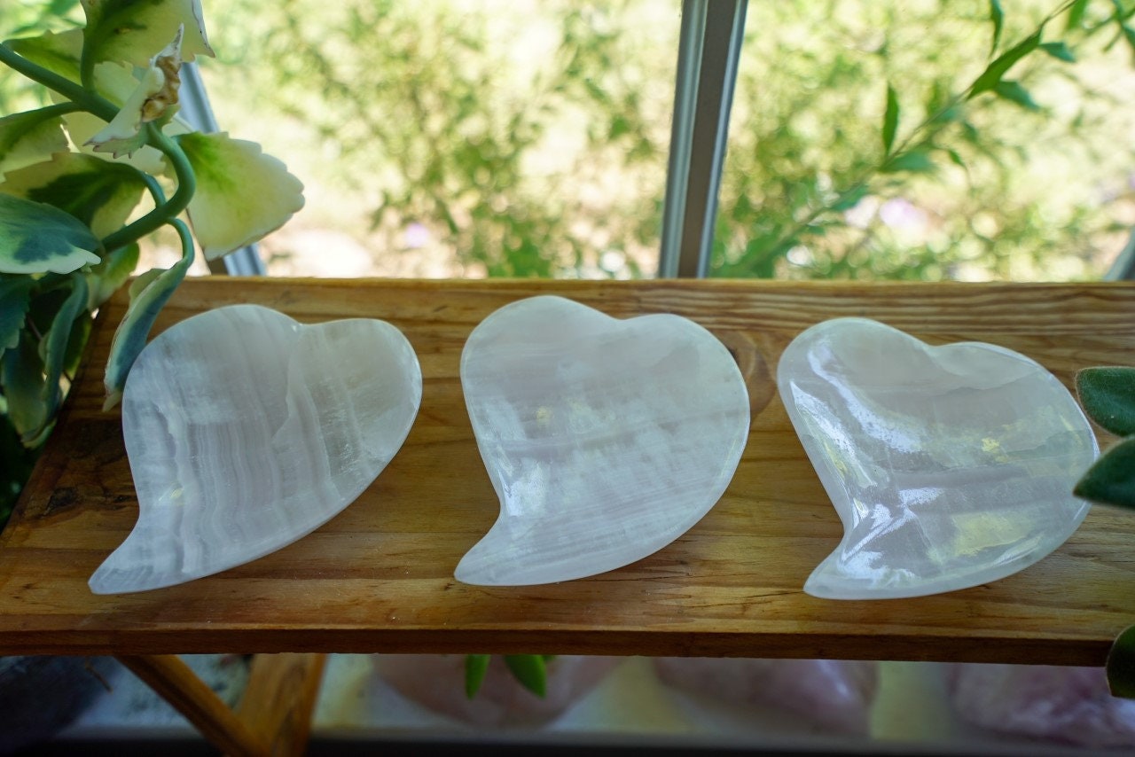 Mangano Calcite Heart Dish
