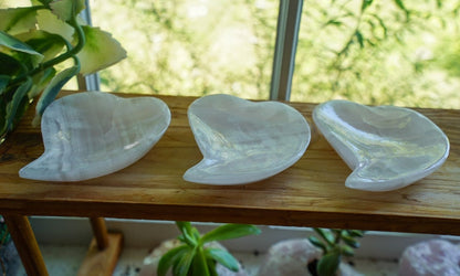 Mangano Calcite Heart Dish