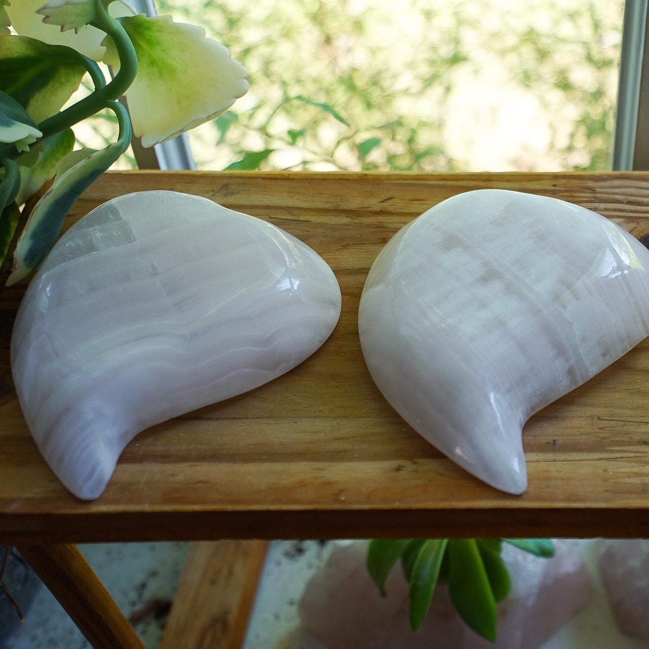 Mangano Calcite Heart Dish