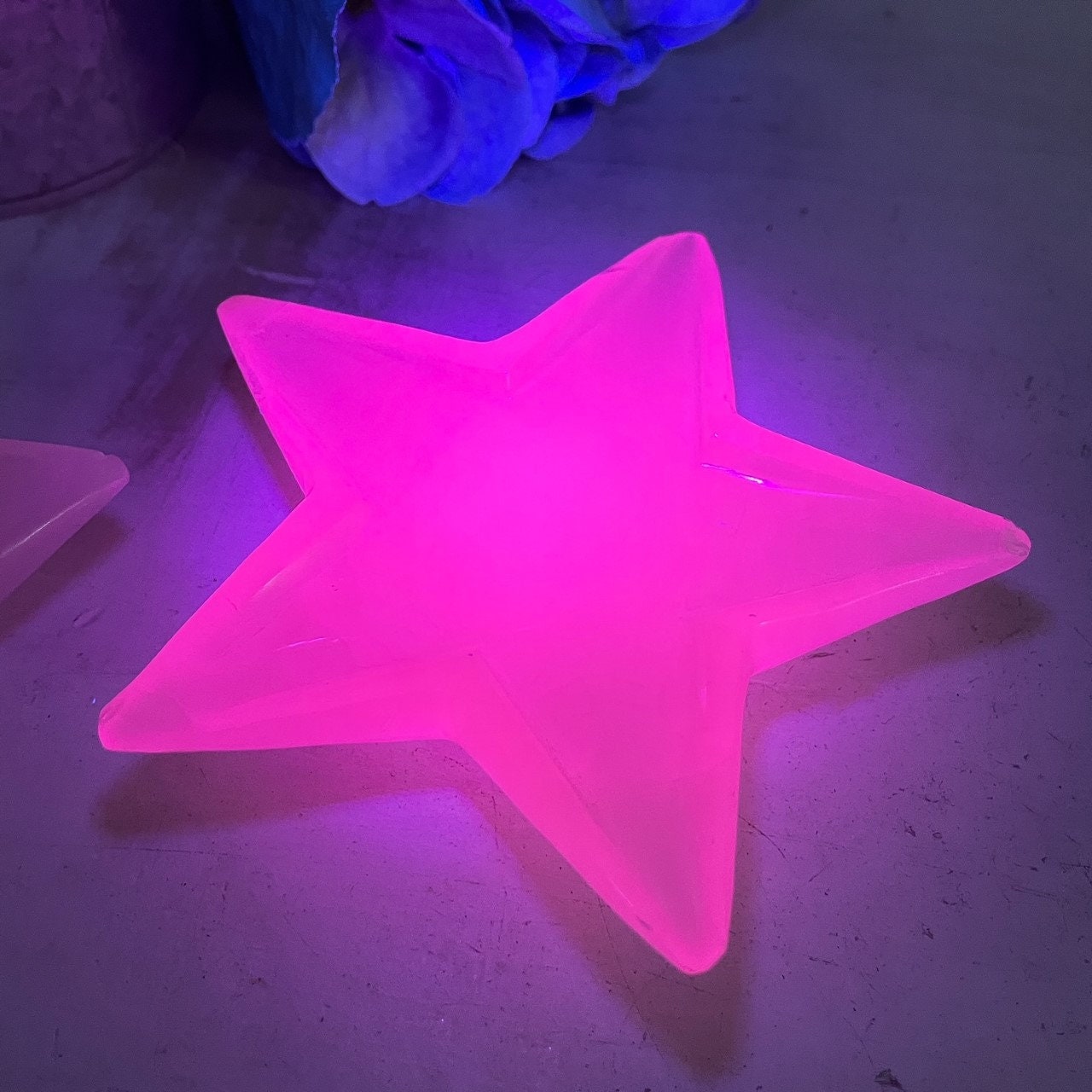 Mangano Calcite Star Dish