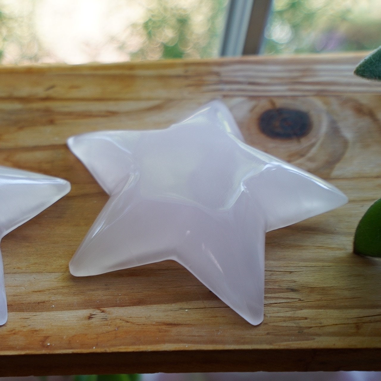 Mangano Calcite Star Dish
