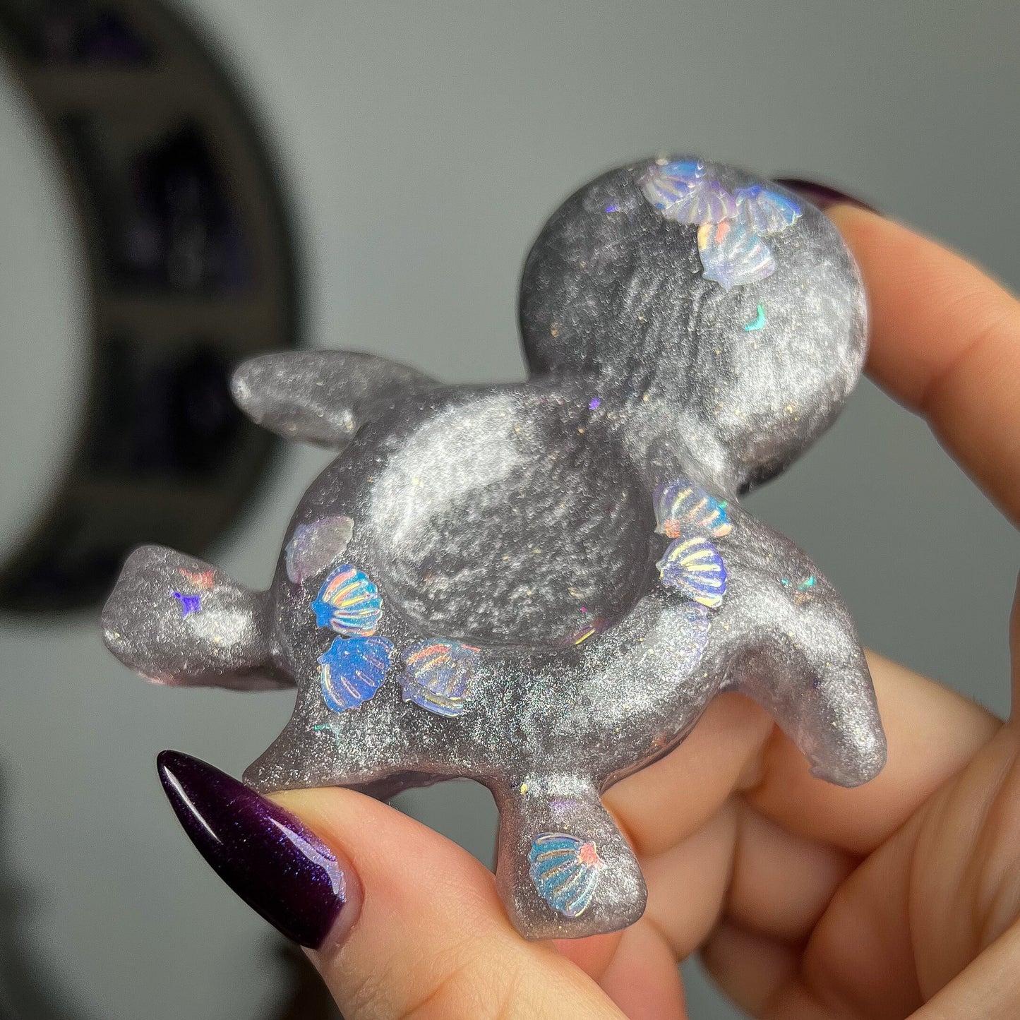 Resin Sea Turtle Sphere Stand