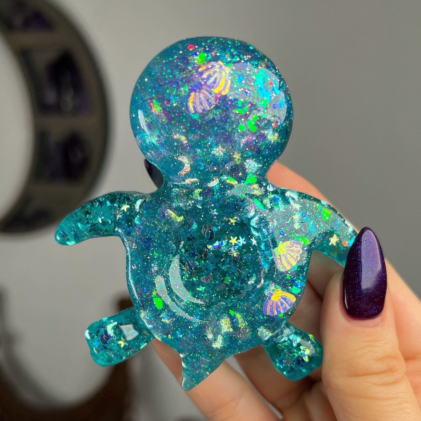 Resin Sea Turtle Sphere Stand