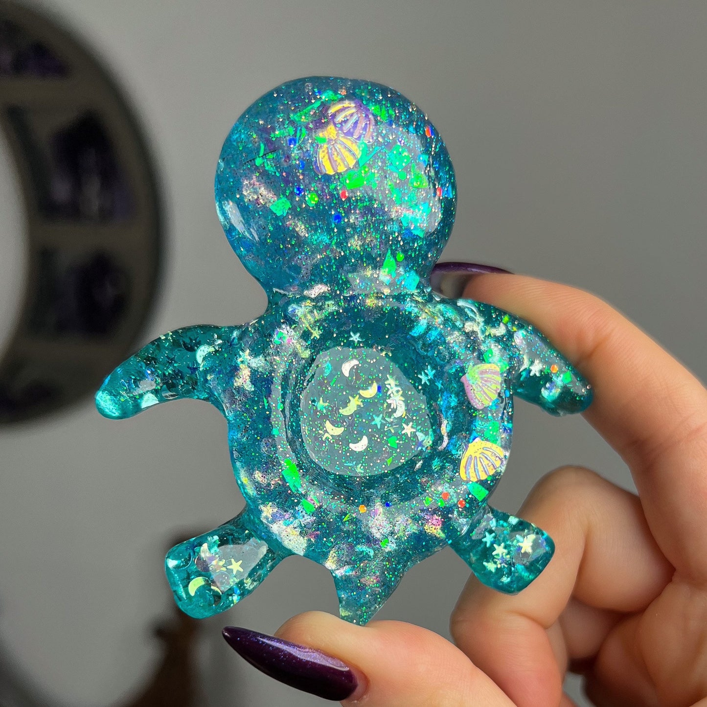 Resin Sea Turtle Sphere Stand