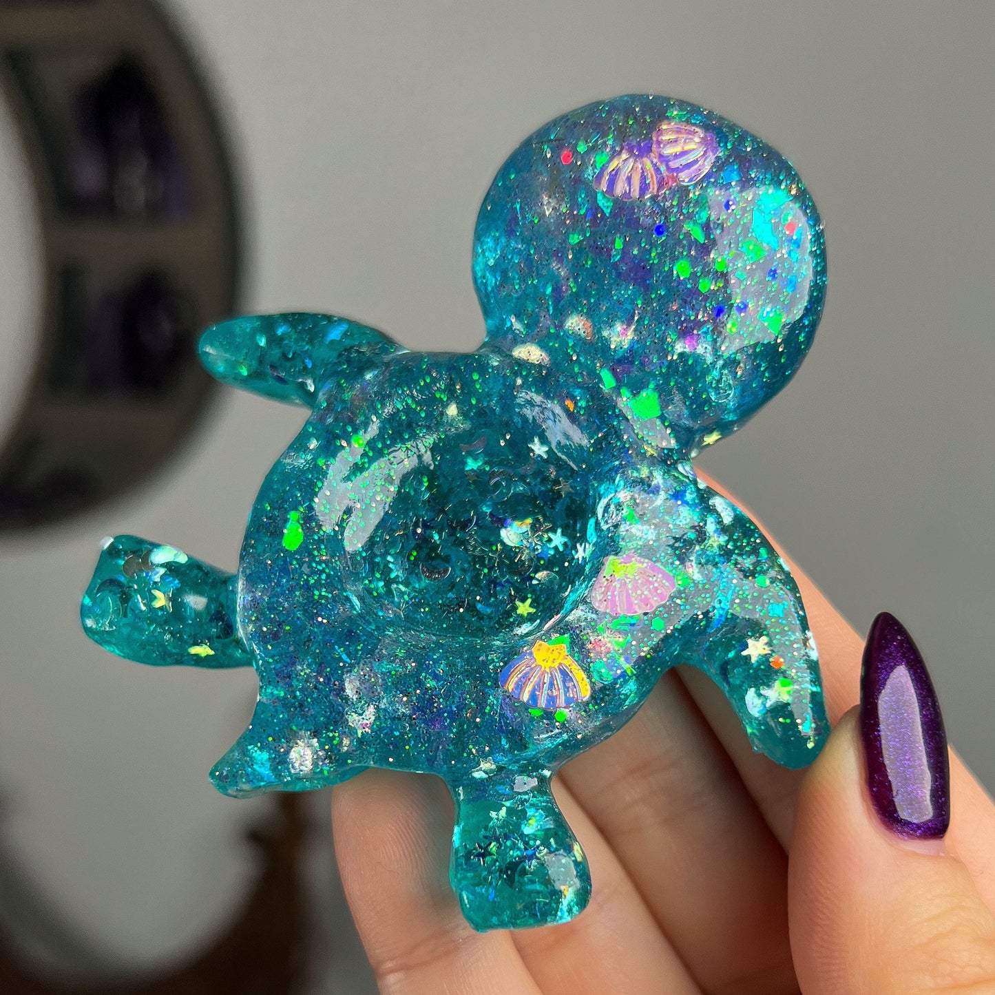 Resin Sea Turtle Sphere Stand