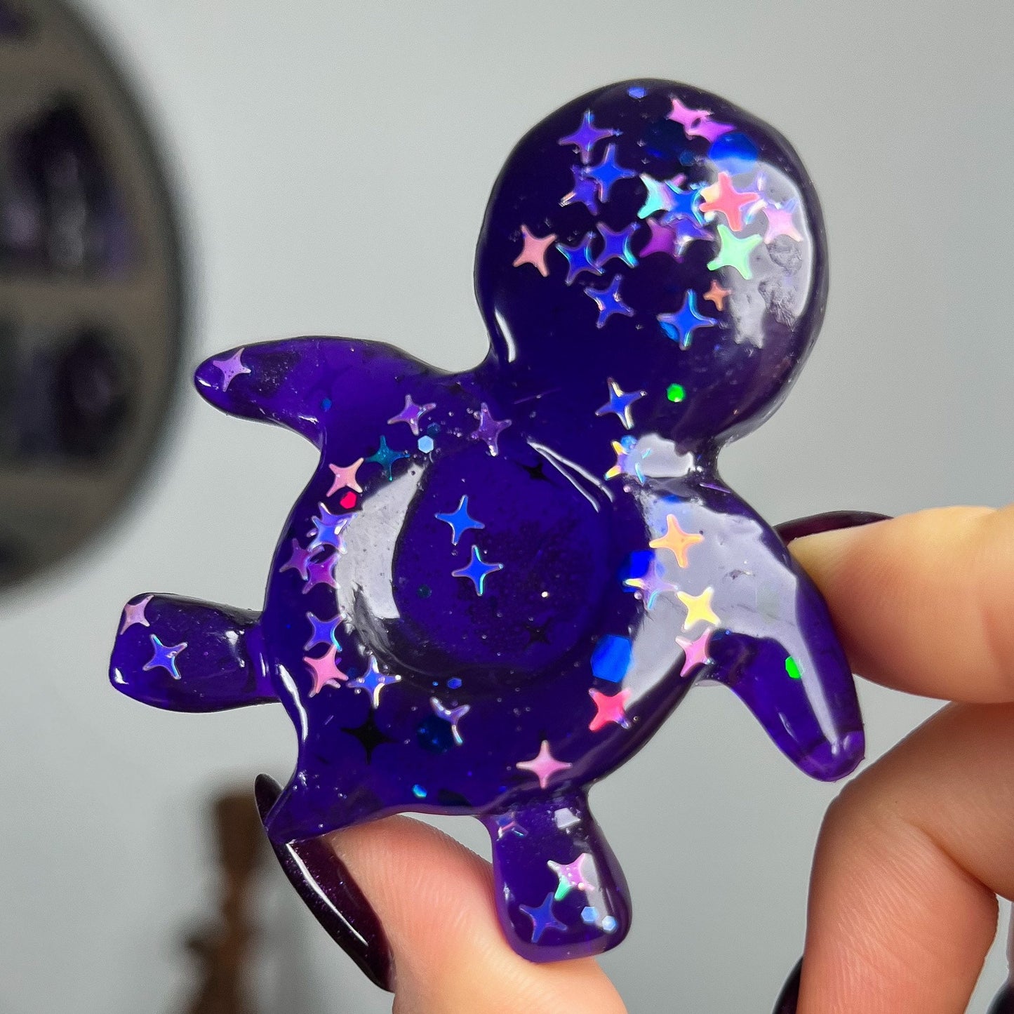 Resin Sea Turtle Sphere Stand