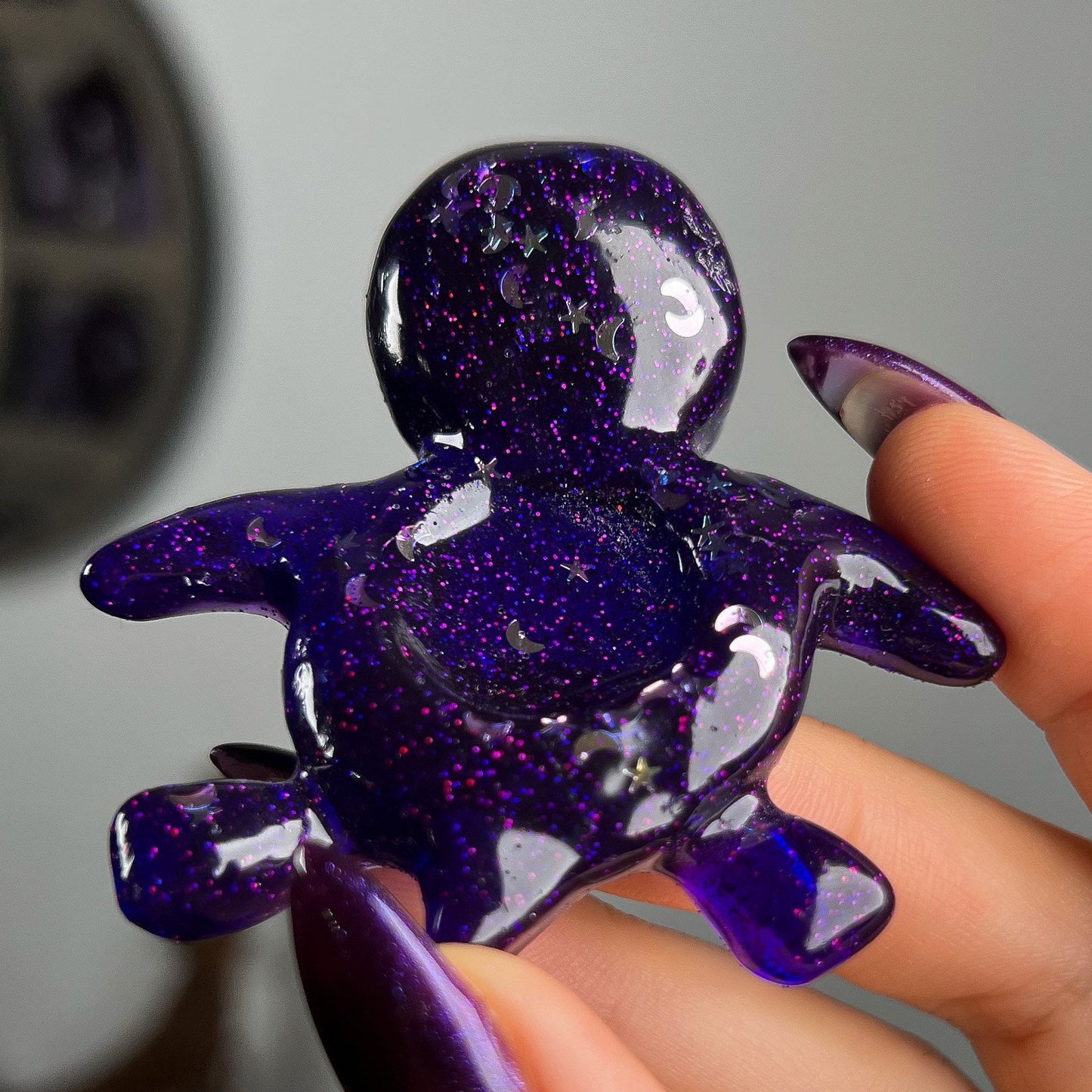 Resin Sea Turtle Sphere Stand