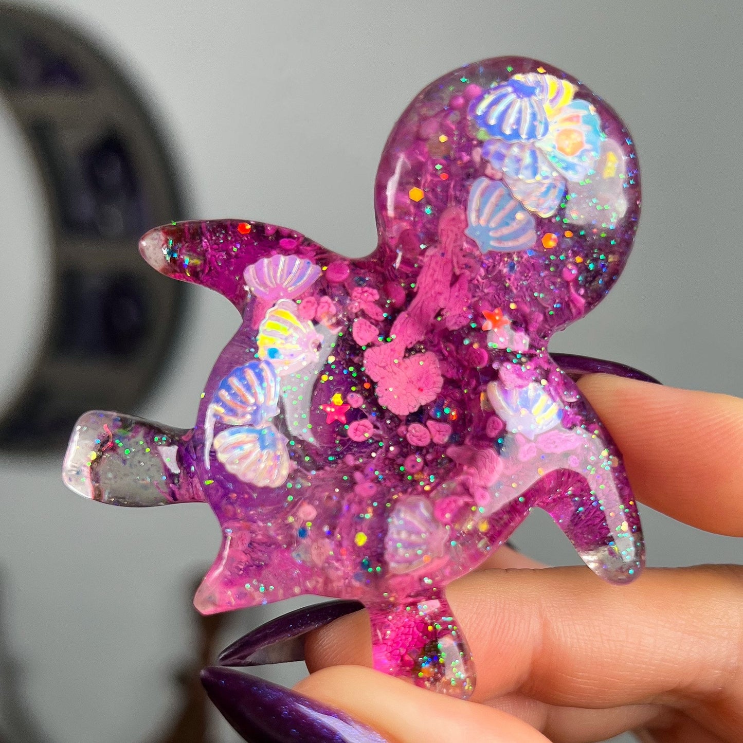 Resin Sea Turtle Sphere Stand