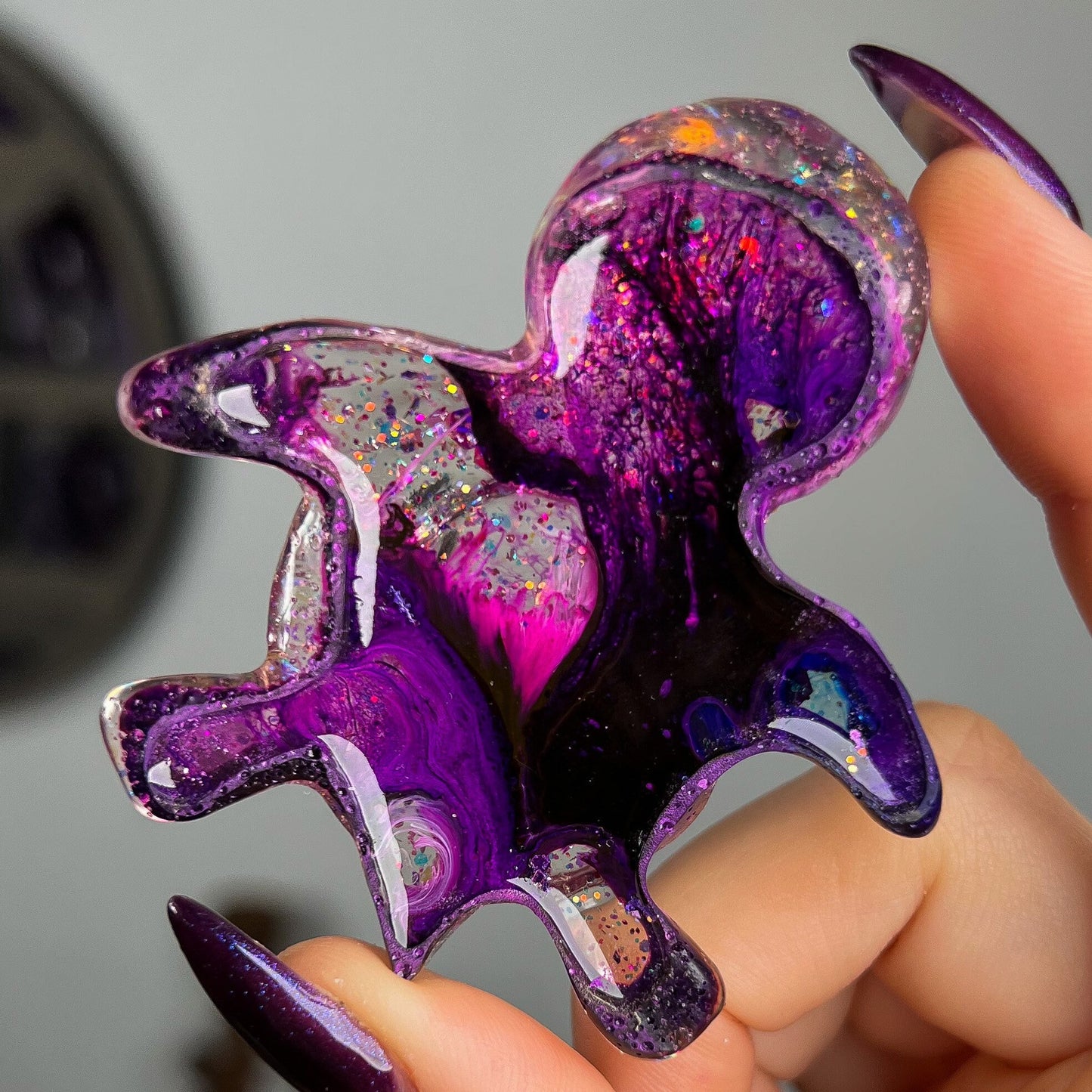 Resin Sea Turtle Sphere Stand