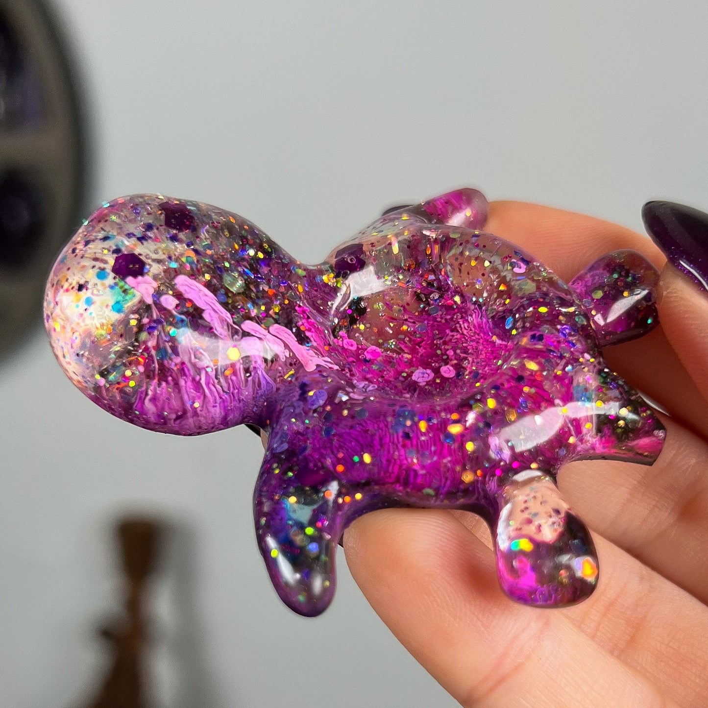 Resin Sea Turtle Sphere Stand
