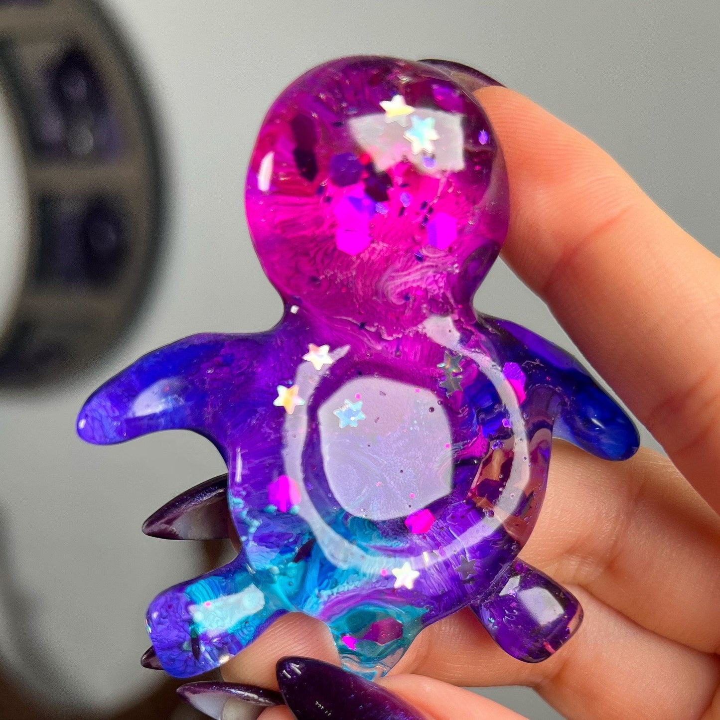 Resin Sea Turtle Sphere Stand