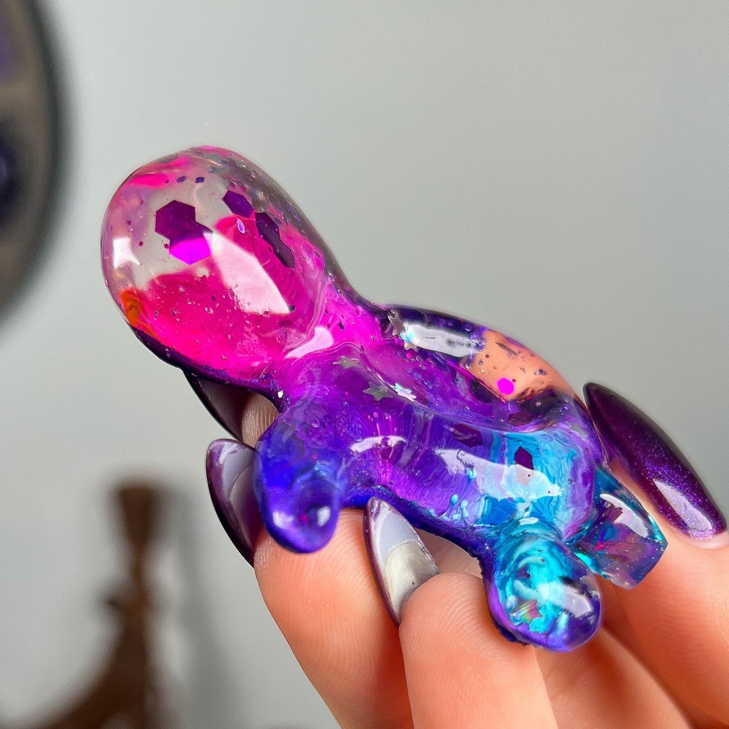 Resin Sea Turtle Sphere Stand