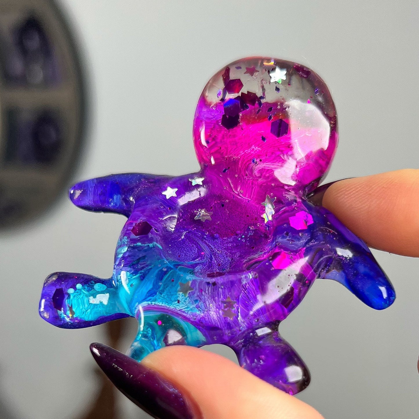 Resin Sea Turtle Sphere Stand