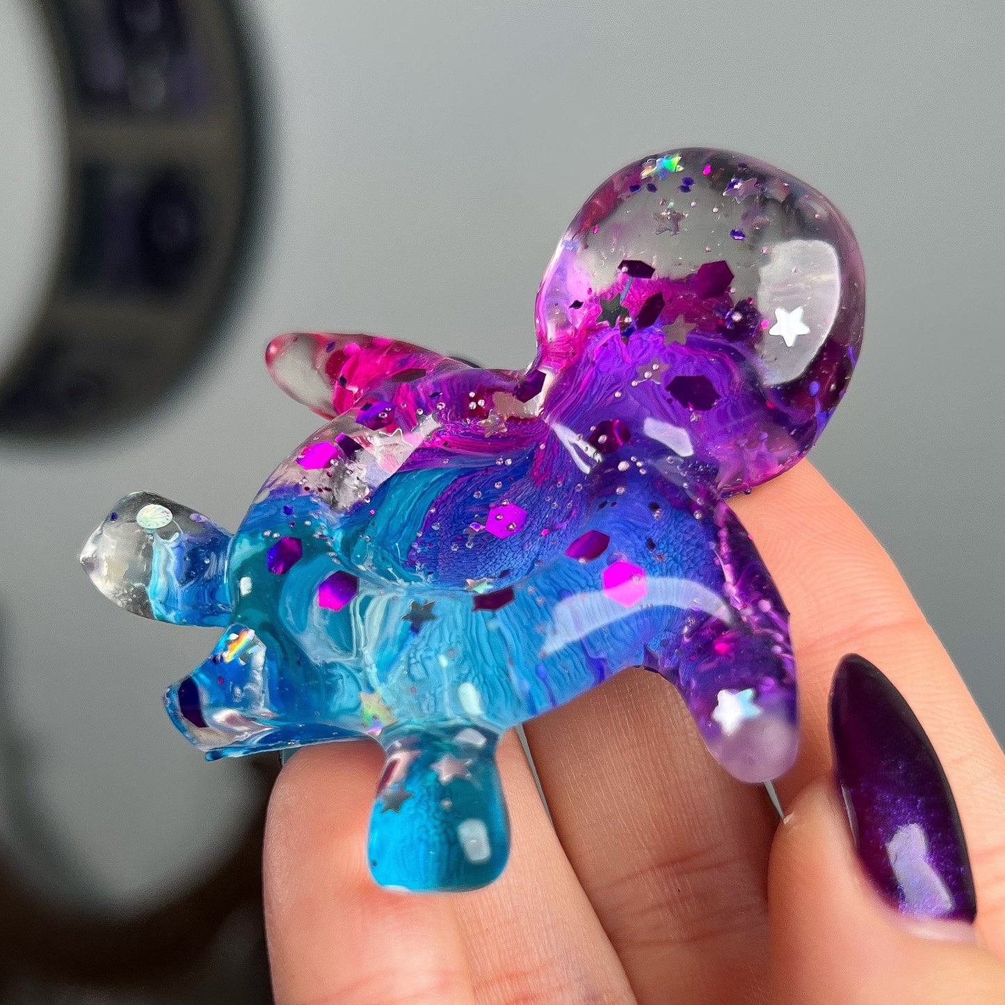 Resin Sea Turtle Sphere Stand