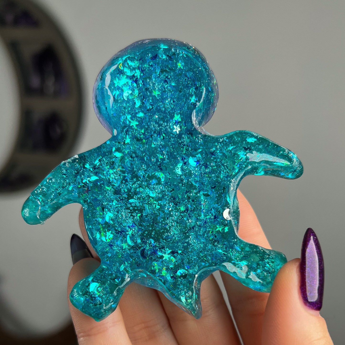 Resin Sea Turtle Sphere Stand