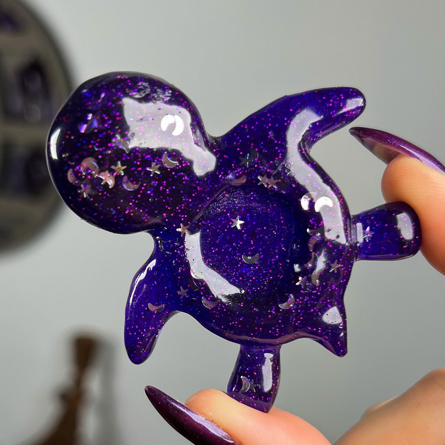 Resin Sea Turtle Sphere Stand