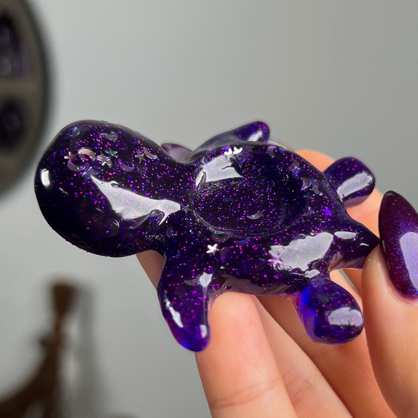 Resin Sea Turtle Sphere Stand