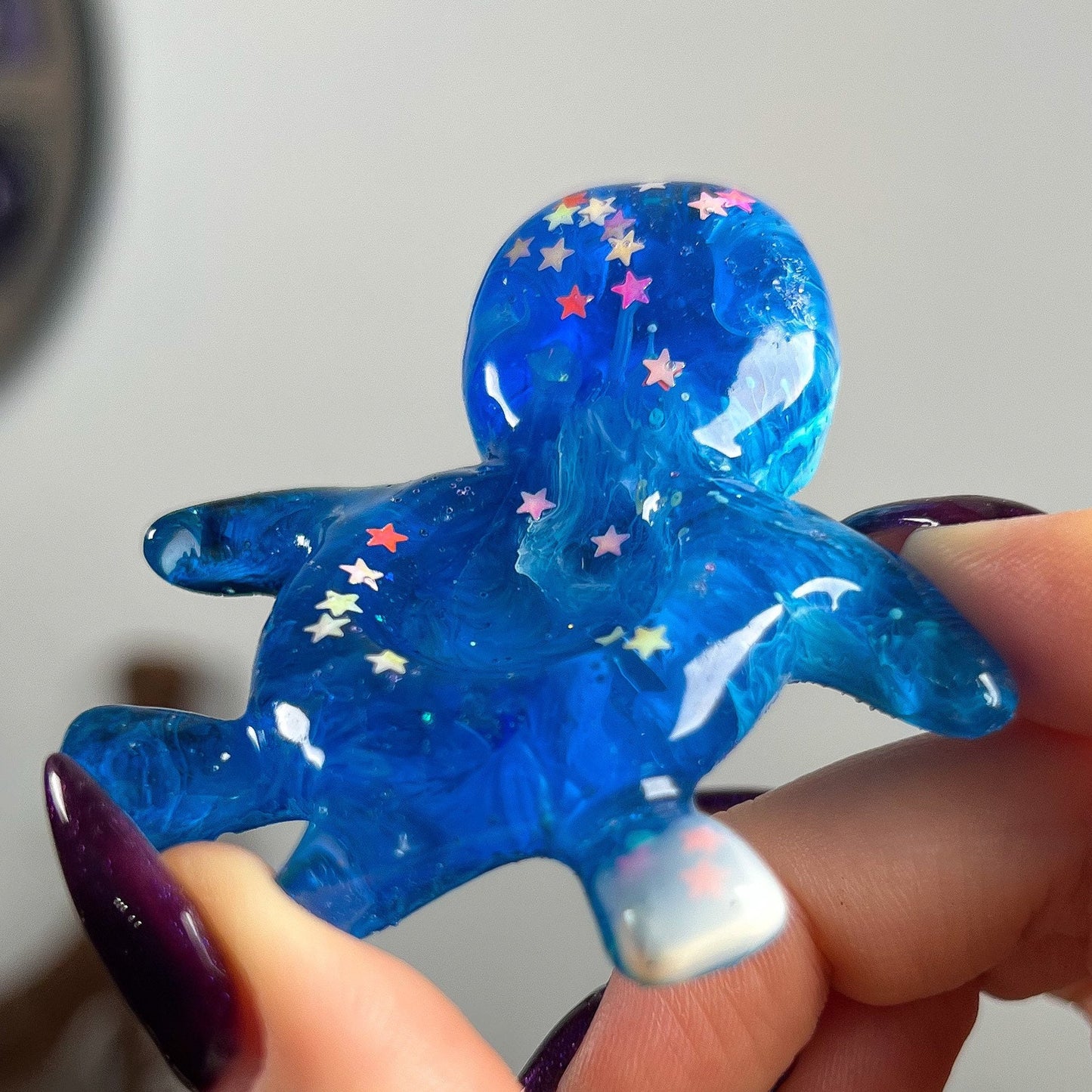 Resin Sea Turtle Sphere Stand