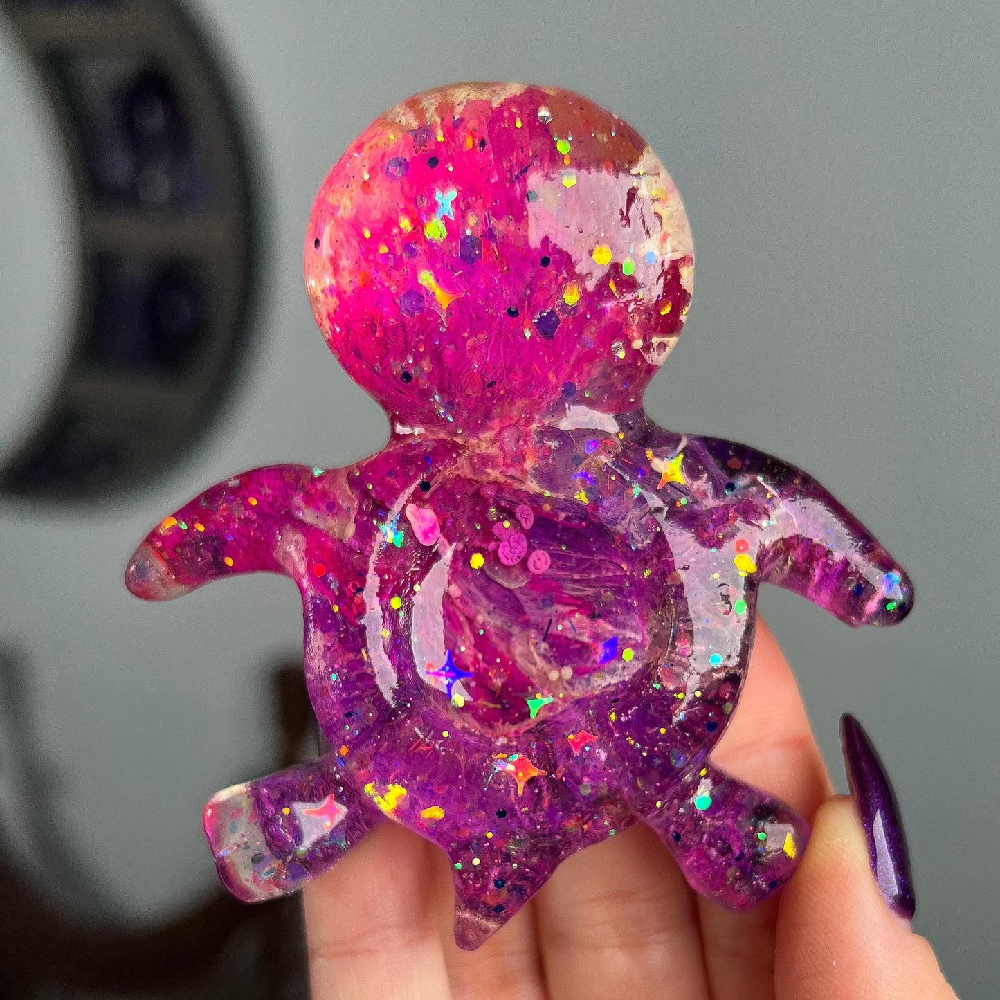 Resin Sea Turtle Sphere Stand