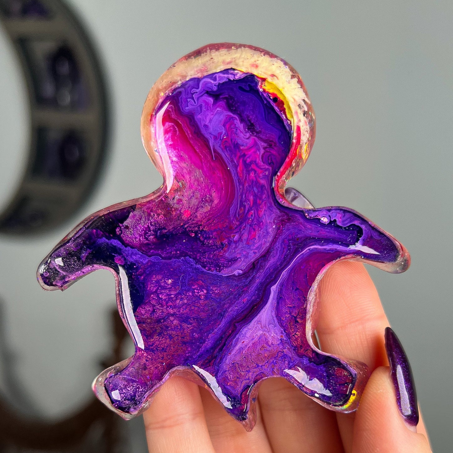 Resin Sea Turtle Sphere Stand