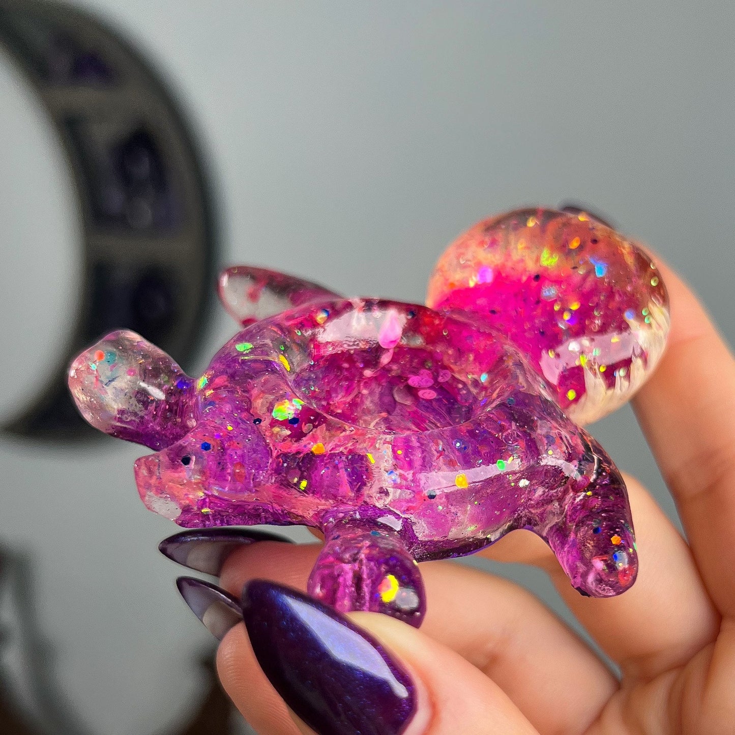 Resin Sea Turtle Sphere Stand