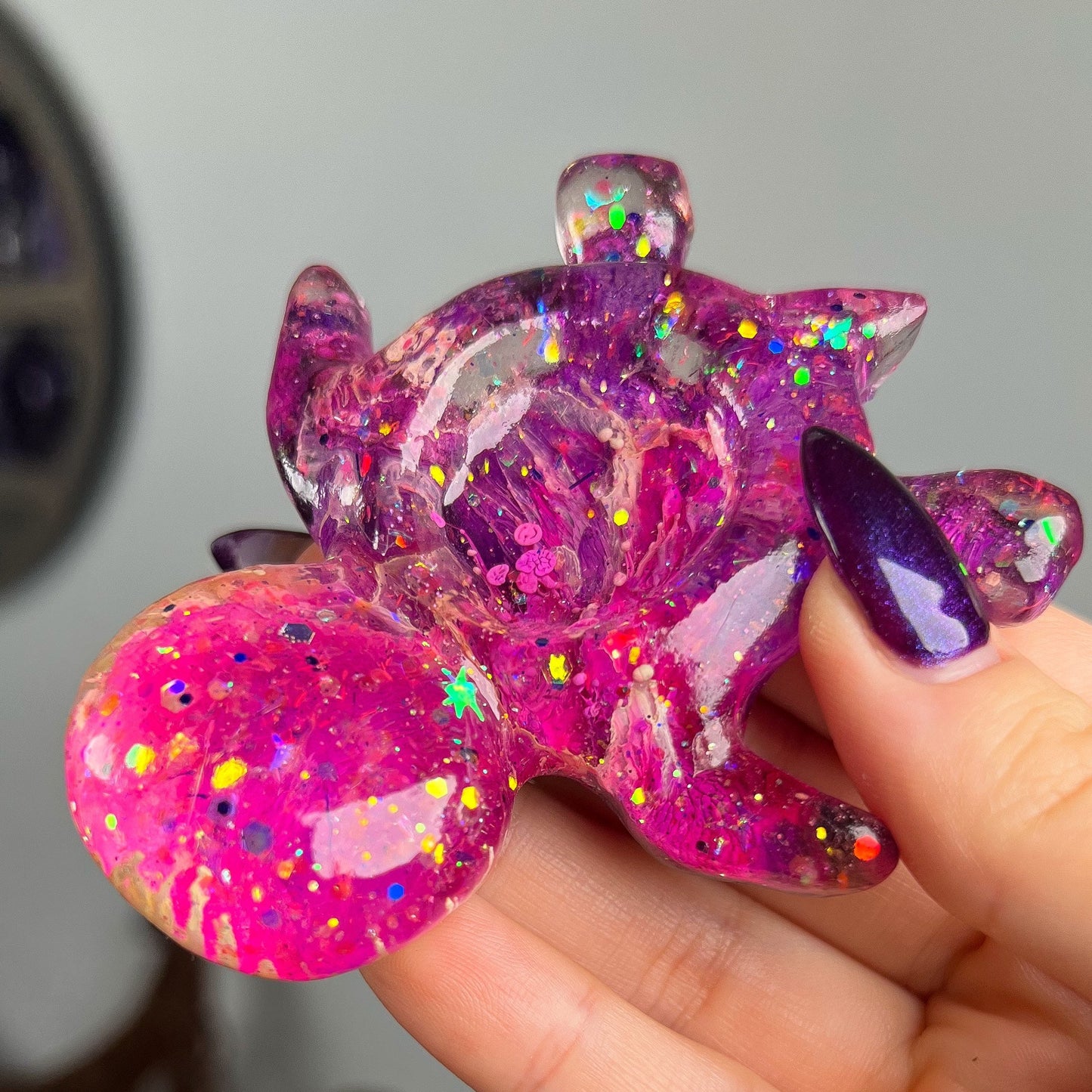 Resin Sea Turtle Sphere Stand