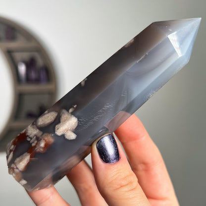 Gray Flower Agate Tower