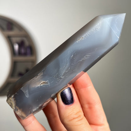 Gray Flower Agate Tower