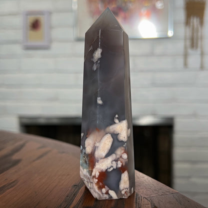 Gray Flower Agate Tower