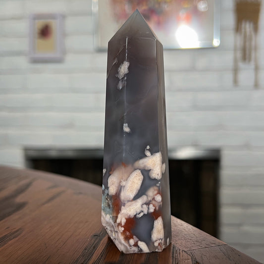 Gray Flower Agate Tower