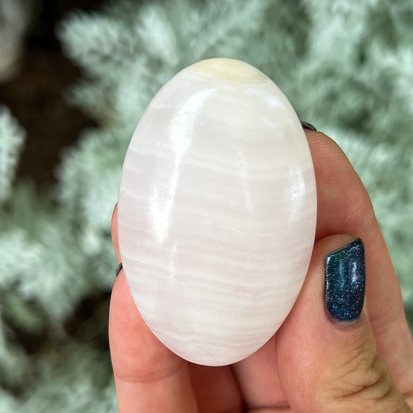 Mangano Calcite Palm Stone