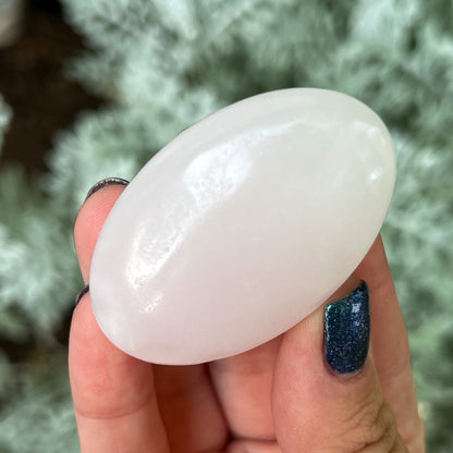 Mangano Calcite Palm Stone