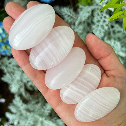 Mangano Calcite Palm Stone