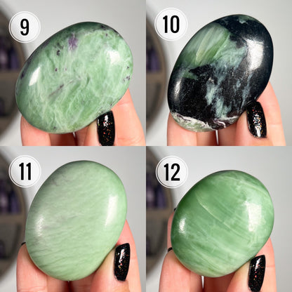Green Kammererite Palm Stones