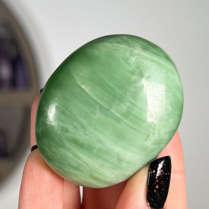 Green Kammererite Palm Stones