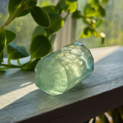 Green Fluorite Vogel with Rainbows