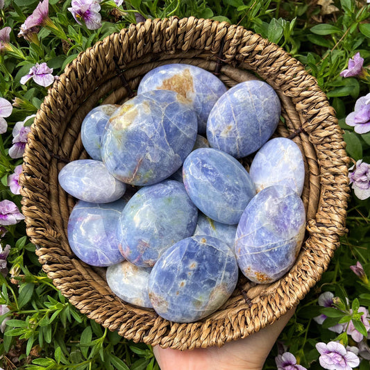 Hackmanite Quartz Palm Stone