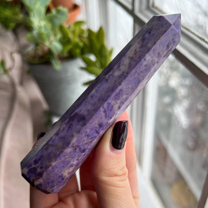 Lavender Jade Obelisk
