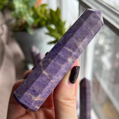 Lavender Jade Obelisk