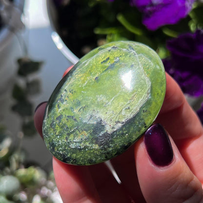 Translucent Serpentine Palm Stone
