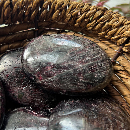 Rhodolite Garnet Palm Stones