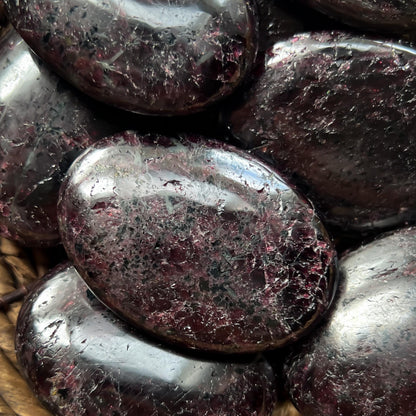 Rhodolite Garnet Palm Stones