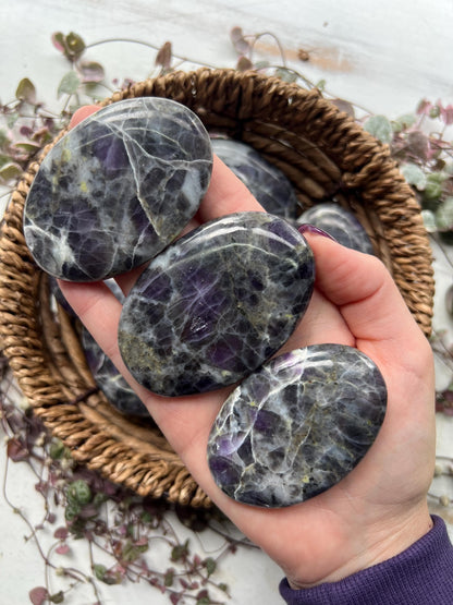 Spurrite Strombolite Palm Stones