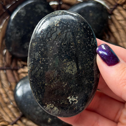 Coppernite Palm Stones
